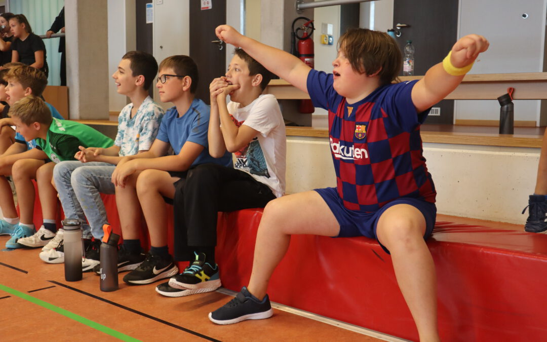 Leidenschaft und überschwängliche Emotionen: Völkerballturnier der Klassenstufen 5-9 in der Sporthalle