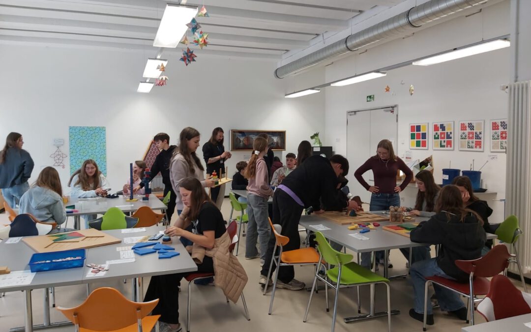 Klasse 8b entschlüsselt Geheimnisse der Mathematik am KIT